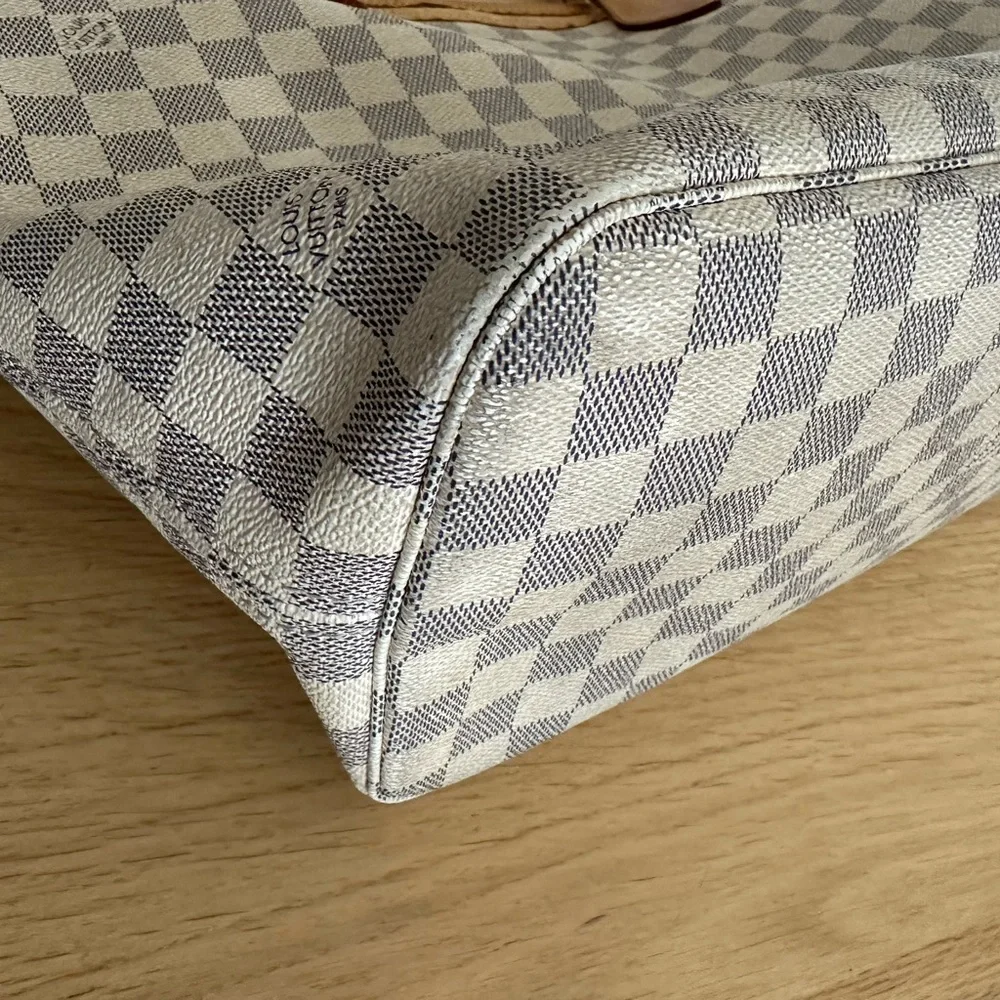 Louis Vuitton Neverfull MM tote bag in Damier Azur